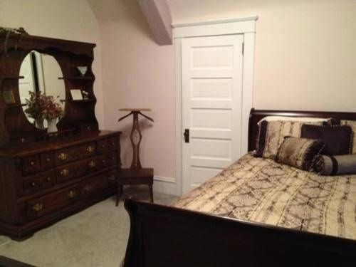 Victorian Charm Inn0