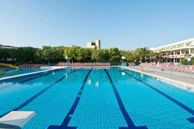 Villaggio Cala Corvino0