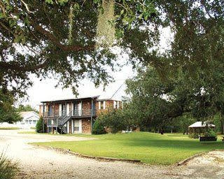 Hillcrest Lake Villas0
