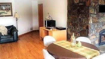 Emerald Hills Bed and Breakfast0