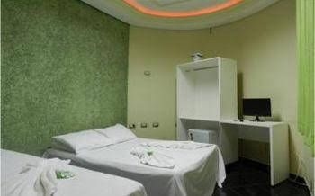 Goldem Falls Suites0