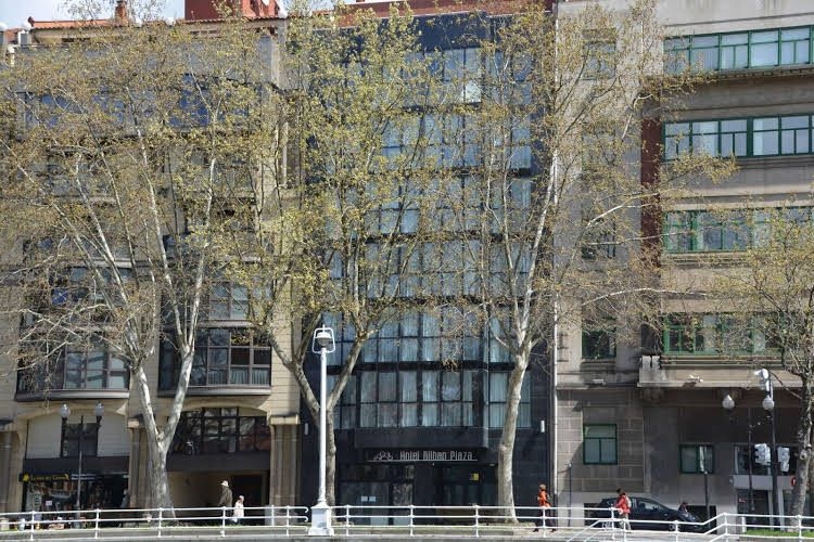 Bilbao Plaza0