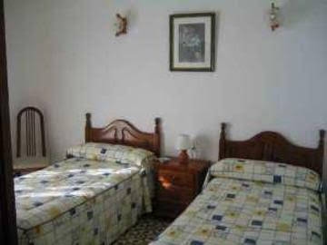 Hostal Montserrat0