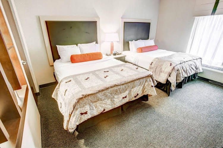 Cambria and suites0