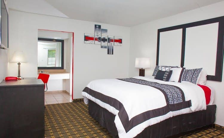 Eastin Riverwalk0