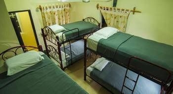 Charlys Hostal0