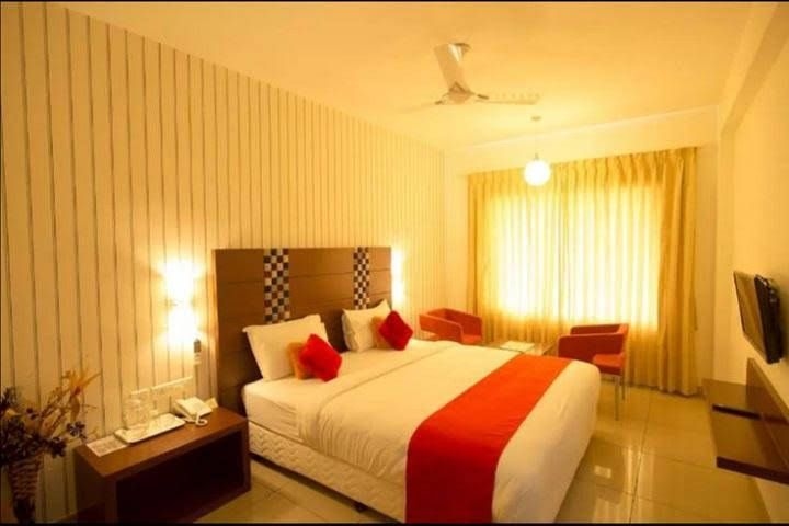 Vels Grand Inn0