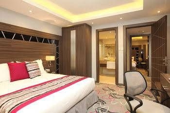 Ronza Rose Sea View0