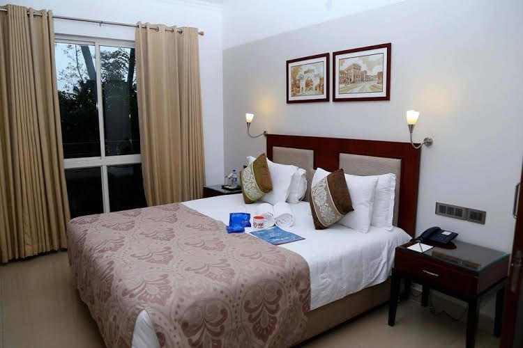 OYO Premium Vazhuthacaud0
