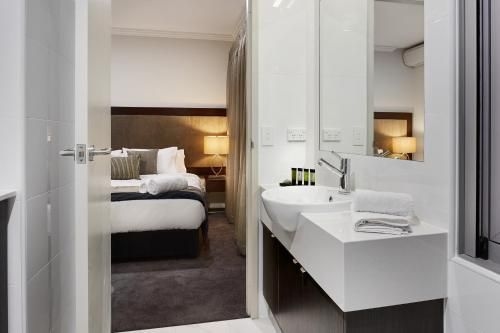 Attika Hotel0