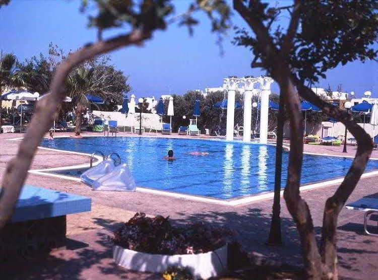 Chrystalla0
