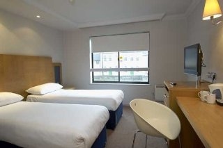 Travelodge Bath Waterside0