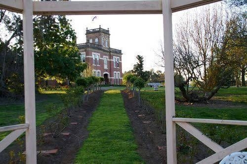 Highton Manor0