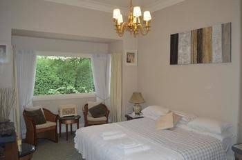 Strathburn Cottage Luxury Bed and Breakfast0