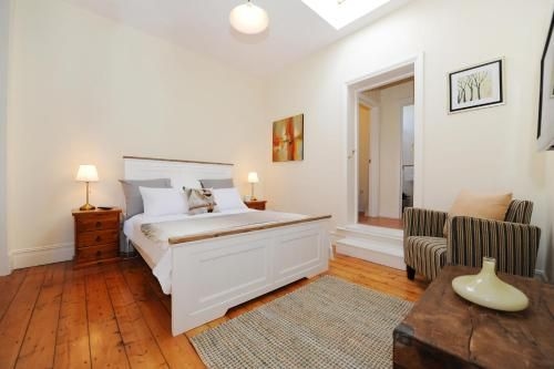 Spencer Suites Albany0