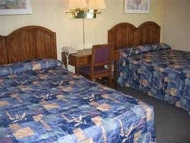 Carlton Inn0