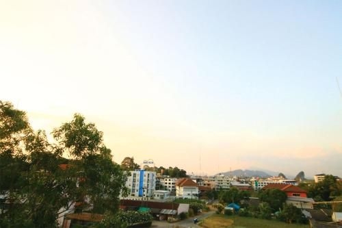 Baan Samrarn1
