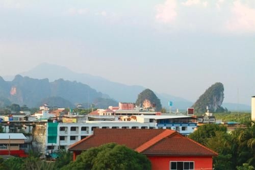 Baan Samrarn3