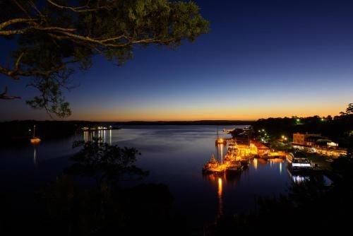 Strahan Village0