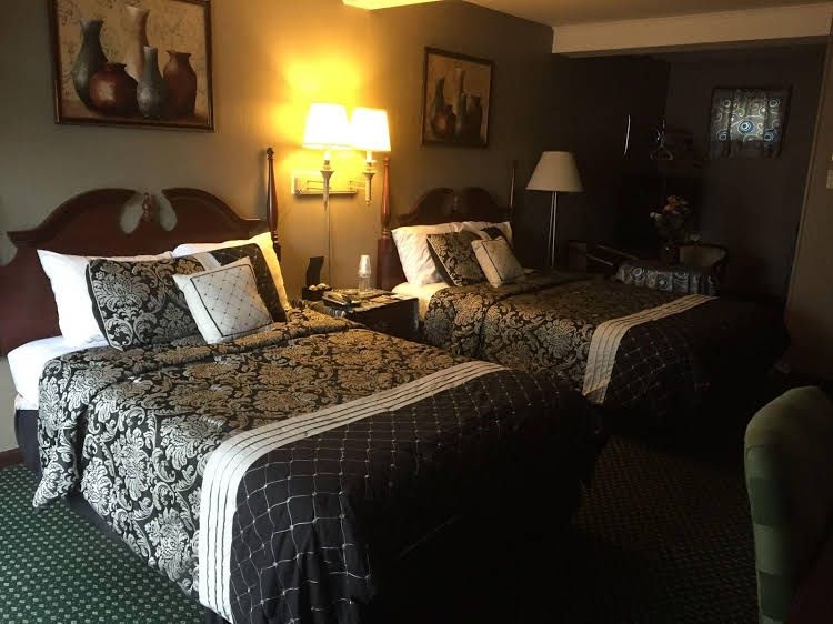 Hamilton Inn0