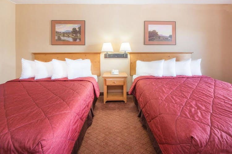 Luxury Inn0