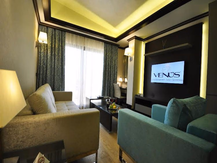 Venus Thermal Boutique0