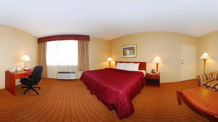 Airport Inn0