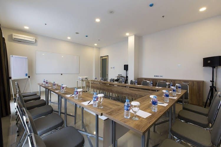 Sparks Odeon Sukabumi, ARTOTEL Curated0