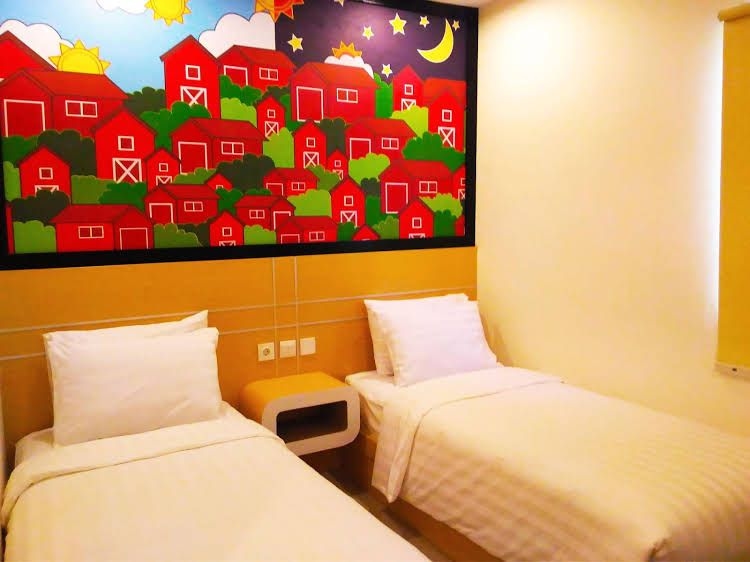 ไนท์ แอนด์ เดย์ สุราบายา-กูนุงซารี (Nite and Day Surabaya - Gunungsari)0