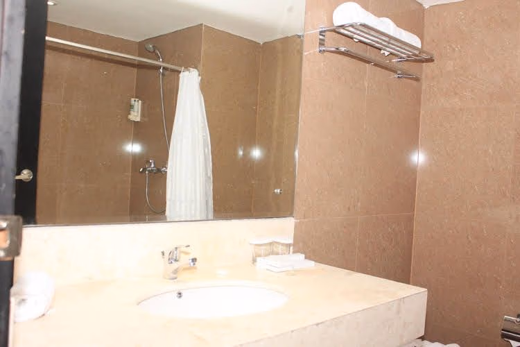 Hardys Rofa and Spa Legian0