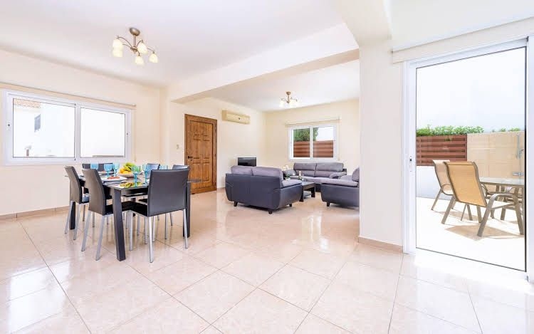 Villa Zacharia0