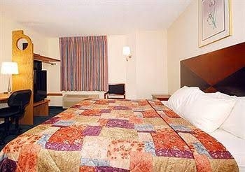 Rodeway Inn1