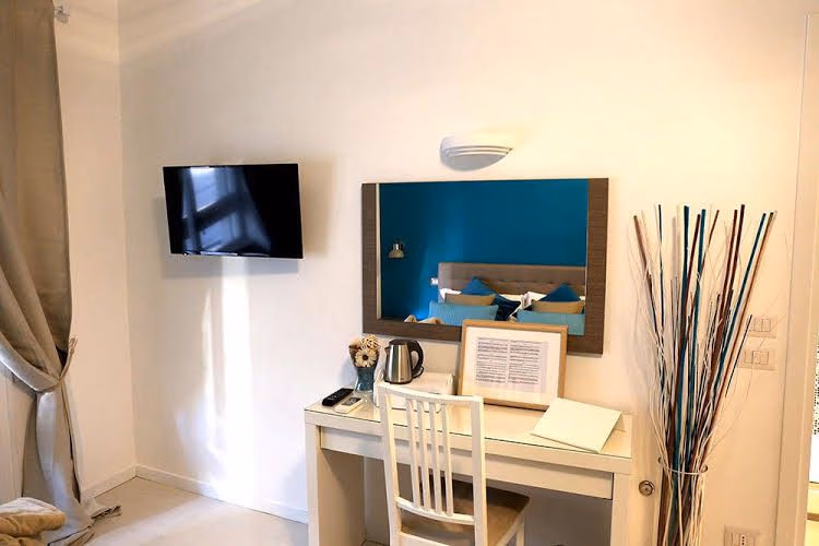 Le Coq Rooms and Suite0