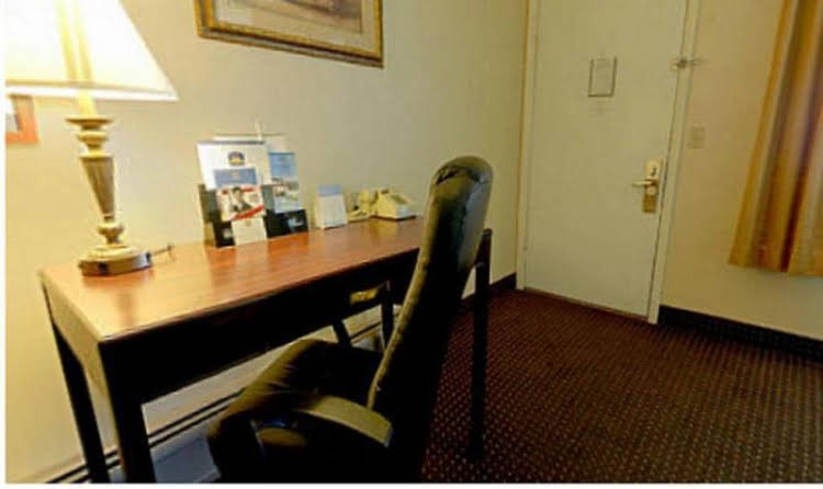 Rodeway Inn1