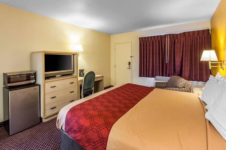 Rodeway Inn0