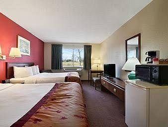 เดย์สอินน์ ไวต์ฮอลล์ (Days Inn Whitehall)0