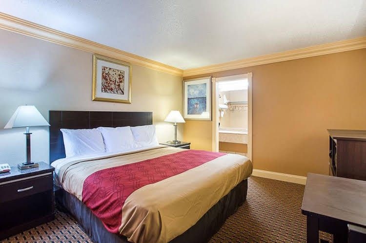 Rodeway Inn0