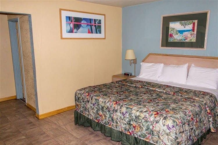 Rodeway Inn0