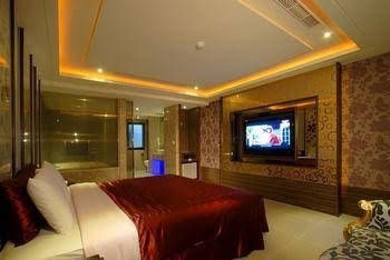 วี โมเทล (We Motel)1