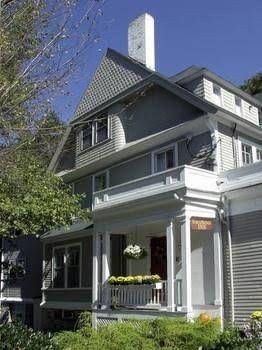 North Bridge Inn0