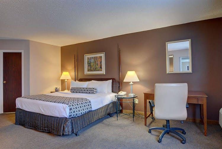 Radisson Cromwell0