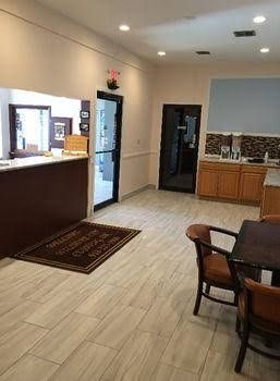 Wilshire Inn0
