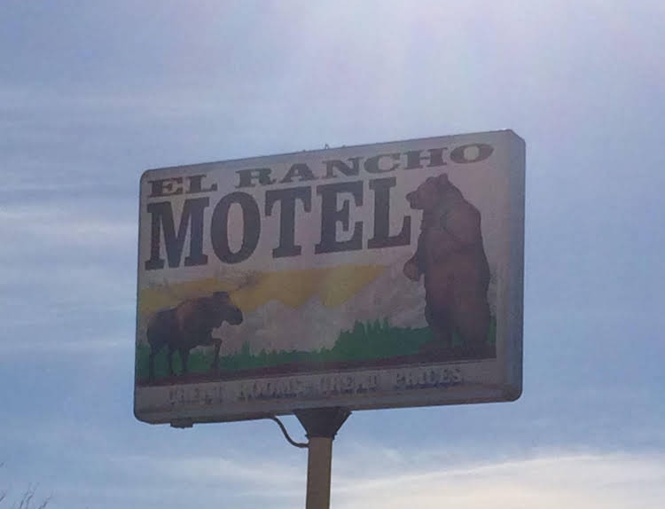 El Rancho Motel0