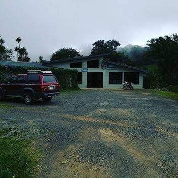 Moon House Bed and Breakfast0
