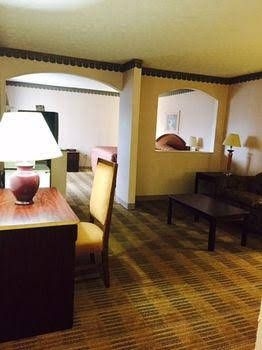 Western Inn0