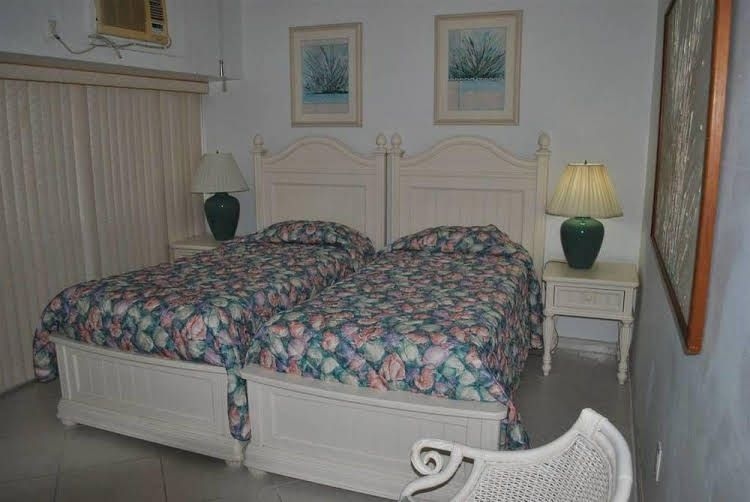 Harbour Beach Villas0