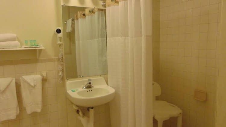 Oceanside Lodge0