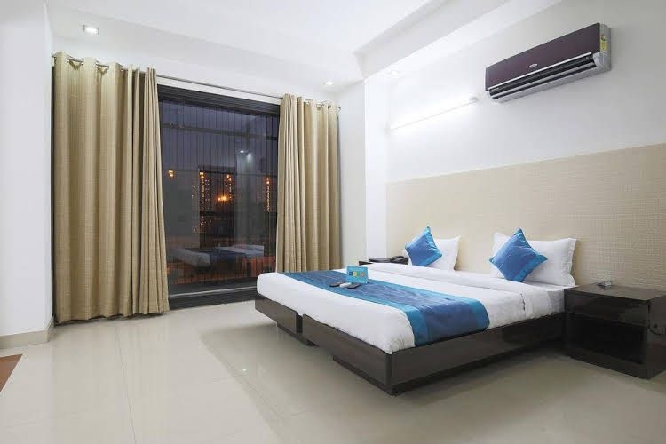 Fab Exotica Noida Expressway0