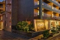 The Acacia and Spa0