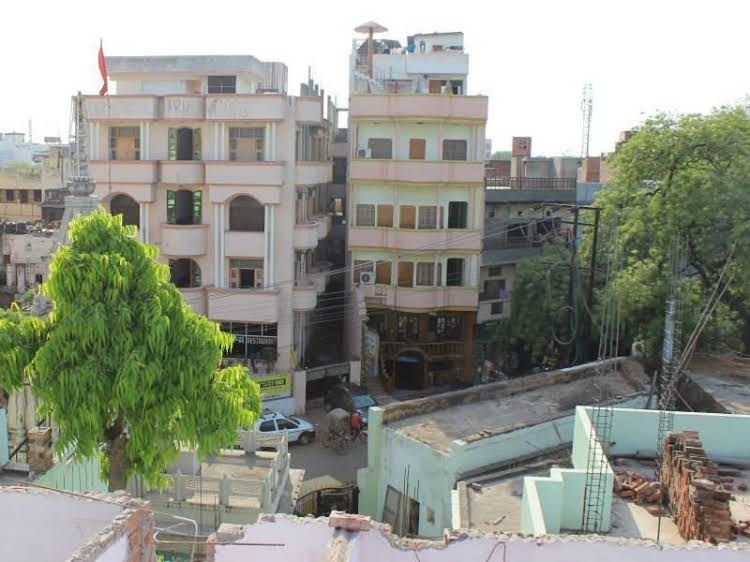 Aniket PG House0